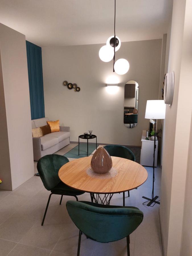 The 6 Apartments Rimini Luaran gambar