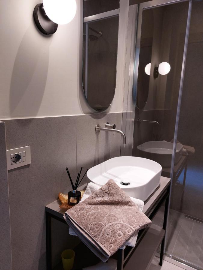 The 6 Apartments Rimini Luaran gambar
