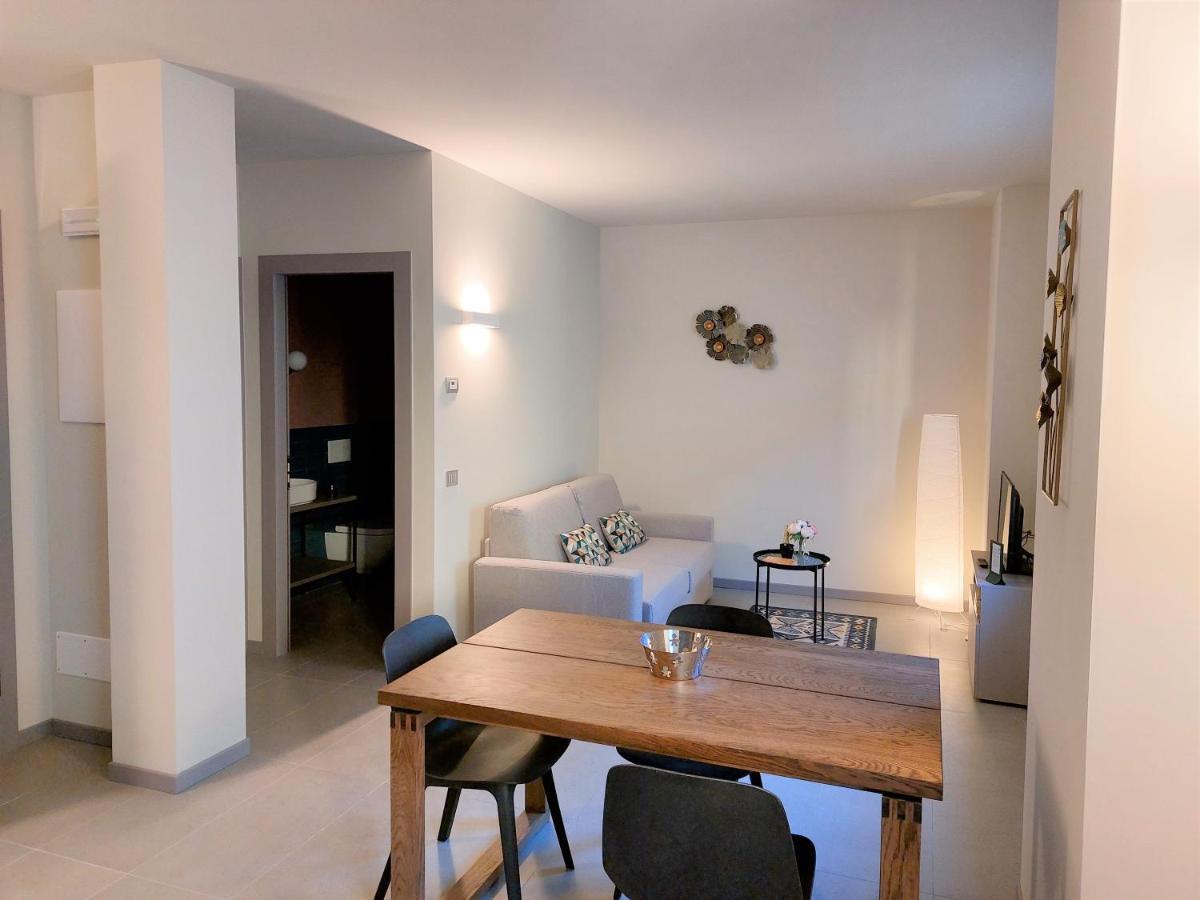 The 6 Apartments Rimini Luaran gambar