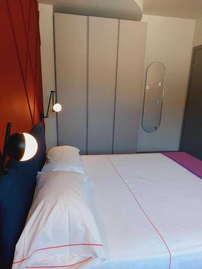 The 6 Apartments Rimini Luaran gambar