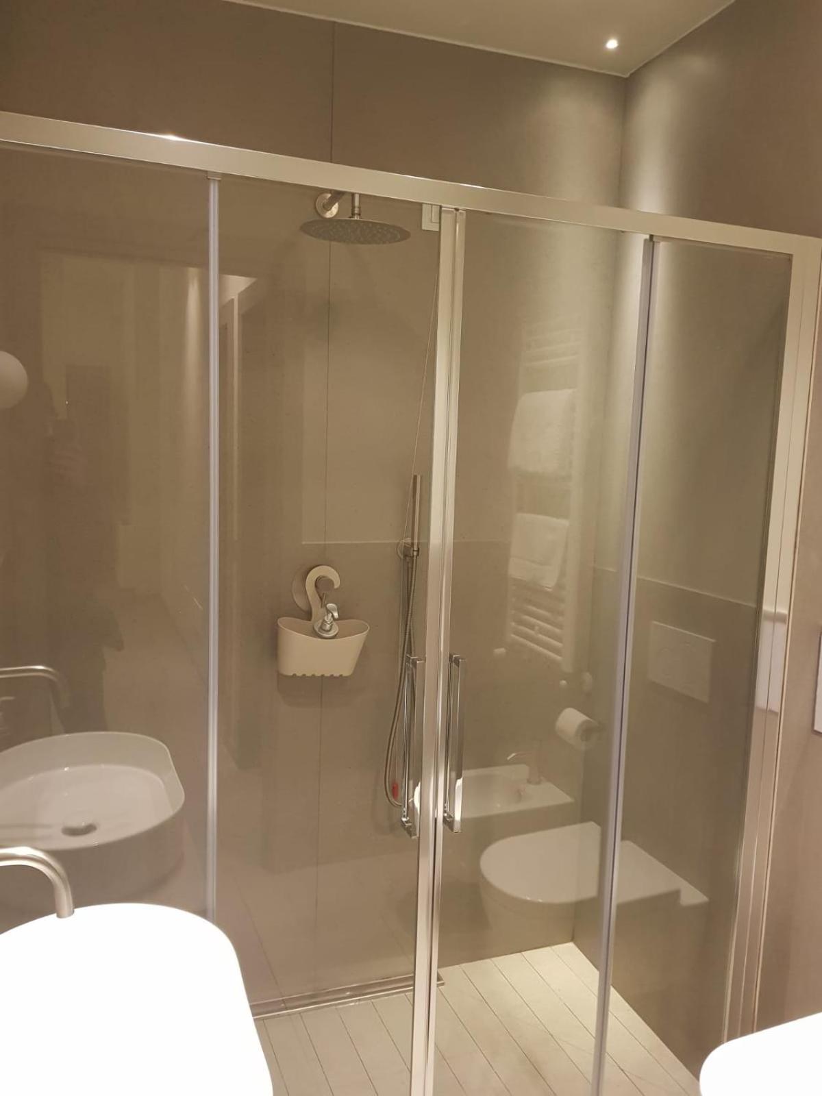 The 6 Apartments Rimini Luaran gambar